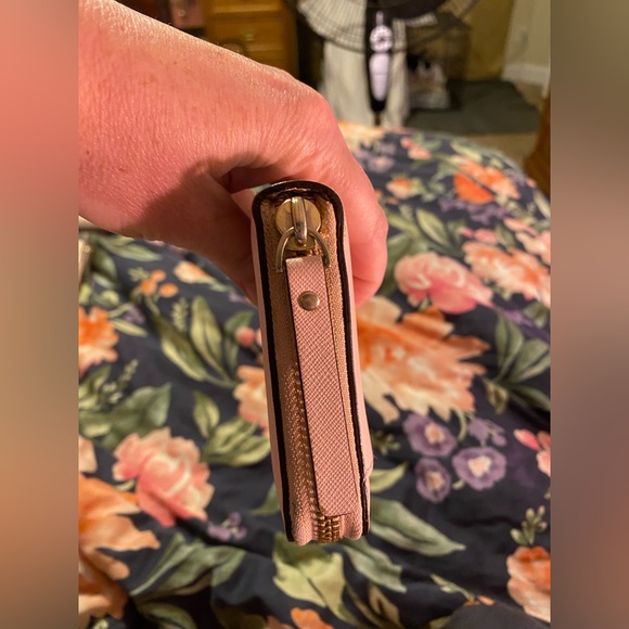 Kate Spade wallet. EUC - Picture 6 of 7